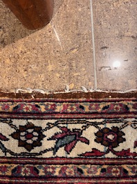 An important Persian Isfahan rug with floral design, wool on cotton, early 20th C.