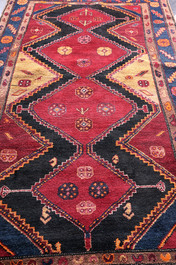A Persian Hamadan or Kurdu rug with geometric design, wool on cotton, 20th C.