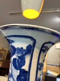 Vase de forme yenyen en porcelaine de Chine bleu et blanc &agrave; d&eacute;cor de 'Hai Wu Tian Shou 海屋添壽', Kangxi