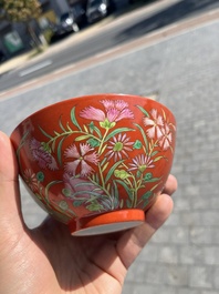 Bol en porcelaine de Chine famille rose &agrave; fond rouge, marque de Daoguang, 20&egrave;me si&egrave;cle