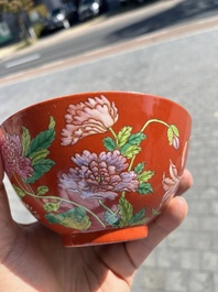 Bol en porcelaine de Chine famille rose &agrave; fond rouge, marque de Daoguang, 20&egrave;me si&egrave;cle