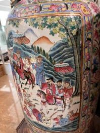 Paire d'importants vases en porcelaine de Chine famille rose &agrave; sujet narratif, 19&egrave;me si&egrave;cle