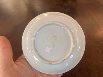 Th&eacute;i&egrave;re couverte, une tasse et une soucoupe en porcelaine de Chine famille rose &agrave; d&eacute;cor d'oiseaux et de coq parmi des branches fleuries, Yongzheng