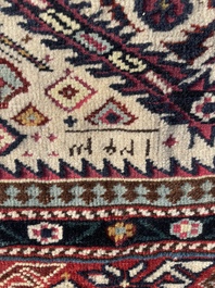 Tapis oriental de type Shirvan Marasali &agrave; d&eacute;cor floral en laine, Caucase, premier tiers du 20&egrave;me si&egrave;cle