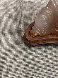 Collection de 22 sculptures en pierre dure, dont du cristal, du jade, du quartz, de l'&oelig;il de tigre et de la turquoise, Chine, 19&egrave;me/20&egrave;me si&egrave;cle