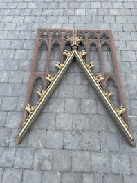 Collection vari&eacute;e de sculptures architecturales de style n&eacute;ogothique en bois partiellement dor&eacute; et polychrom&eacute;, Belgique, vers 1900