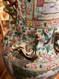 Paire d'importants vases en porcelaine de Chine famille rose &agrave; sujet narratif, 19&egrave;me si&egrave;cle