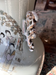 Vase en porcelaine de Chine qianjiang cai &agrave; d&eacute;cor d'immortels, 19&egrave;me si&egrave;cle