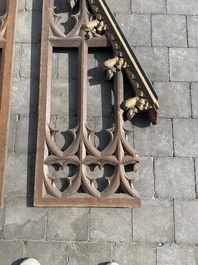 Collection vari&eacute;e de sculptures architecturales de style n&eacute;ogothique en bois partiellement dor&eacute; et polychrom&eacute;, Belgique, vers 1900