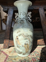 Vase en porcelaine de Chine qianjiang cai &agrave; d&eacute;cor d'immortels, 19&egrave;me si&egrave;cle