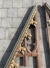 Collection vari&eacute;e de sculptures architecturales de style n&eacute;ogothique en bois partiellement dor&eacute; et polychrom&eacute;, Belgique, vers 1900