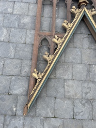 Collection vari&eacute;e de sculptures architecturales de style n&eacute;ogothique en bois partiellement dor&eacute; et polychrom&eacute;, Belgique, vers 1900