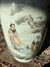 Vase en porcelaine de Chine qianjiang cai &agrave; d&eacute;cor d'immortels, 19&egrave;me si&egrave;cle