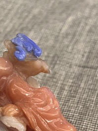 Collection de 22 sculptures en pierre dure, dont du cristal, du jade, du quartz, de l'&oelig;il de tigre et de la turquoise, Chine, 19&egrave;me/20&egrave;me si&egrave;cle