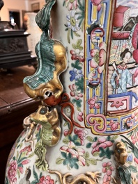 Paire d'importants vases en porcelaine de Chine famille rose &agrave; sujet narratif, 19&egrave;me si&egrave;cle