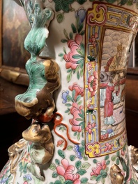 Paire d'importants vases en porcelaine de Chine famille rose &agrave; sujet narratif, 19&egrave;me si&egrave;cle