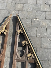 Collection vari&eacute;e de sculptures architecturales de style n&eacute;ogothique en bois partiellement dor&eacute; et polychrom&eacute;, Belgique, vers 1900