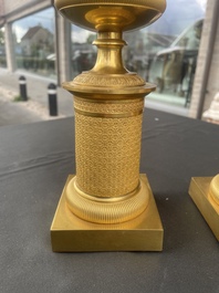 Paire de cassolettes ou vases pots-pourris Empire en bronze dor&eacute;, France, 1&egrave;re moiti&eacute; du 19&egrave;me si&egrave;cle