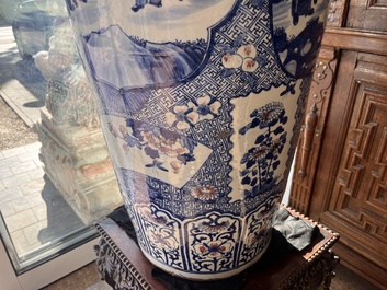 Important vase en porcelaine de Chine en bleu, blanc et rouge de cuivre, 19&egrave;me si&egrave;cle