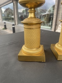 Paire de cassolettes ou vases pots-pourris Empire en bronze dor&eacute;, France, 1&egrave;re moiti&eacute; du 19&egrave;me si&egrave;cle