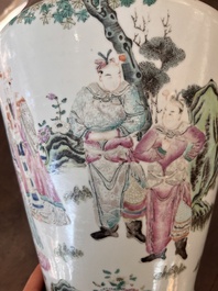 Vase en porcelaine de Chine famille rose &agrave; sujet narratif, 19&egrave;me si&egrave;cle