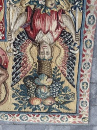 Importante tapisserie murale de Bruges repr&eacute;sentant 'Les porte-drapeaux' de la s&eacute;rie 'Les Triomphes de C&eacute;sar', seconde moiti&eacute; du 16&egrave;me si&egrave;cle