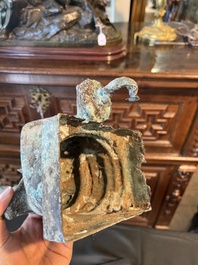 Un Bouddha et un Ganesh Majapahit en bronze oxyd&eacute;, Java de l'Est, 13&egrave;me/14&egrave;me si&egrave;cle