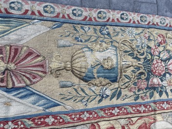 Importante tapisserie murale de Bruges repr&eacute;sentant 'Les porte-drapeaux' de la s&eacute;rie 'Les Triomphes de C&eacute;sar', seconde moiti&eacute; du 16&egrave;me si&egrave;cle