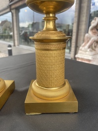 Paire de cassolettes ou vases pots-pourris Empire en bronze dor&eacute;, France, 1&egrave;re moiti&eacute; du 19&egrave;me si&egrave;cle