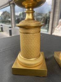 Paire de cassolettes ou vases pots-pourris Empire en bronze dor&eacute;, France, 1&egrave;re moiti&eacute; du 19&egrave;me si&egrave;cle