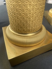 Paire de cassolettes ou vases pots-pourris Empire en bronze dor&eacute;, France, 1&egrave;re moiti&eacute; du 19&egrave;me si&egrave;cle