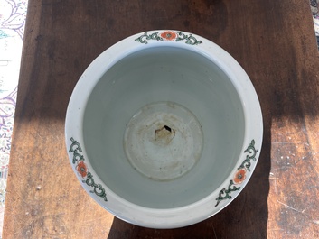 Jardini&egrave;re en porcelaine de Chine famille verte &agrave; d&eacute;cor de ph&eacute;nix, 19&egrave;me si&egrave;cle