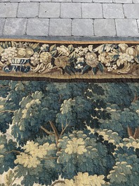 Tapisserie murale &agrave; d&eacute;cor d'oiseaux dans un jardin de ch&acirc;teau, Flandres, fin du 17&egrave;me si&egrave;cle