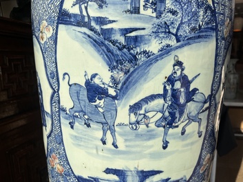 Important vase en porcelaine de Chine en bleu, blanc et rouge de cuivre, 19&egrave;me si&egrave;cle