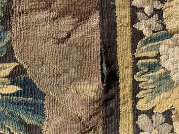 Tapisserie murale &agrave; d&eacute;cor d'oiseaux dans un jardin de ch&acirc;teau, Flandres, fin du 17&egrave;me si&egrave;cle