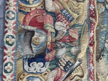 Importante tapisserie murale de Bruges repr&eacute;sentant 'Les porte-drapeaux' de la s&eacute;rie 'Les Triomphes de C&eacute;sar', seconde moiti&eacute; du 16&egrave;me si&egrave;cle
