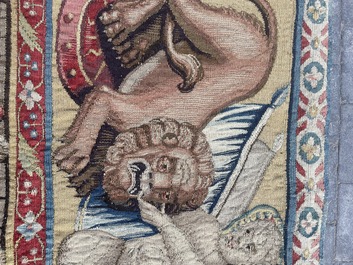 Importante tapisserie murale de Bruges repr&eacute;sentant 'Les porte-drapeaux' de la s&eacute;rie 'Les Triomphes de C&eacute;sar', seconde moiti&eacute; du 16&egrave;me si&egrave;cle