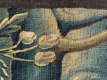 Tapisserie murale &agrave; d&eacute;cor d'oiseaux dans un jardin de ch&acirc;teau, Flandres, fin du 17&egrave;me si&egrave;cle