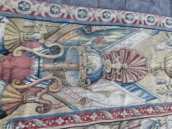 Importante tapisserie murale de Bruges repr&eacute;sentant 'Les porte-drapeaux' de la s&eacute;rie 'Les Triomphes de C&eacute;sar', seconde moiti&eacute; du 16&egrave;me si&egrave;cle