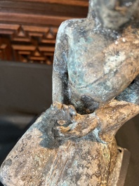 Un Bouddha et un Ganesh Majapahit en bronze oxyd&eacute;, Java de l'Est, 13&egrave;me/14&egrave;me si&egrave;cle