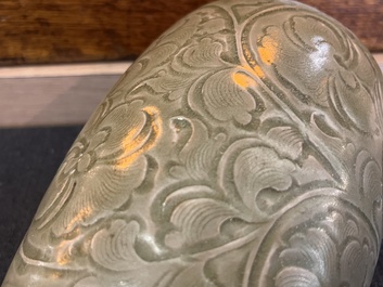 Vase en porcelaine de Chine c&eacute;ladon de style Yaozhou, 19&egrave;me/20&egrave;me si&egrave;cle