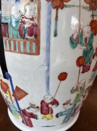 Vase en porcelaine de Chine famille rose &agrave; sujet narratif, 19&egrave;me si&egrave;cle