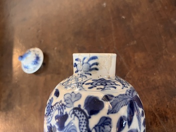 Collection vari&eacute;e en porcelaine de Chine bleu et blanc, Kangxi et post&eacute;rieur