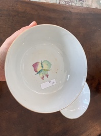 Deux bols en porcelaine de Chine famille rose, marque et &eacute;poque de Tongzhi