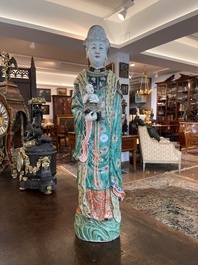 Importante figure d'une femme &agrave; l'enfant en porcelaine de Chine famille verte, 19&egrave;me si&egrave;cle