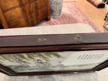 Plaque en porcelaine de Chine famille rose &agrave; d&eacute;cor d'immortel et son serviteur, R&eacute;publique, 20&egrave;me si&egrave;cle