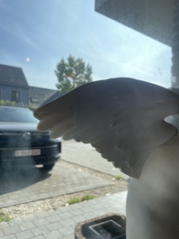 Cl&eacute;ment-L&eacute;opold Steiner (1853-1899): Groupe en marbre blanc repr&eacute;sentant l'Amour jouant avec un papillon