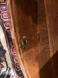 Jean Joseph Chapuis (1765-1864): Buffet Empire de forme demi-lune en placage d'acajou flamm&eacute; aux montures en bronze et dessus en marbre