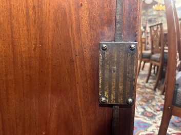 Jean Joseph Chapuis (1765-1864): Buffet Empire de forme demi-lune en placage d'acajou flamm&eacute; aux montures en bronze et dessus en marbre