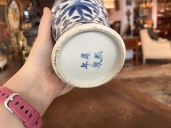 Collection vari&eacute;e en porcelaine de Chine bleu et blanc, Kangxi et post&eacute;rieur